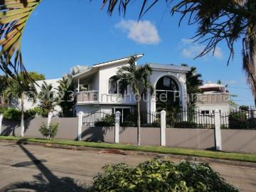 Casa en Venta en Parque Lefevre chanis Panamá 350 m2. 3 hab