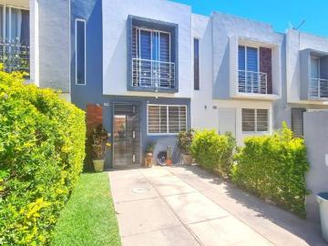 Casa en venta en Parques de tesistan Zapopan Coto Rinconada del Lago
