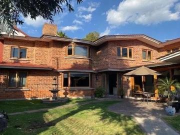 CASA EN VENTA EN PARQUES DEL PEDREGAL