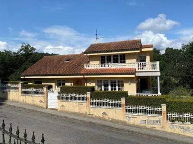 Casa en Venta en Parres