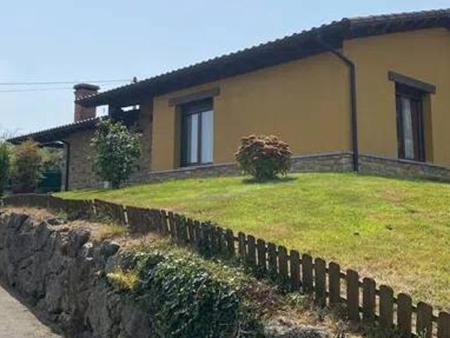 Casa en Venta en Parres