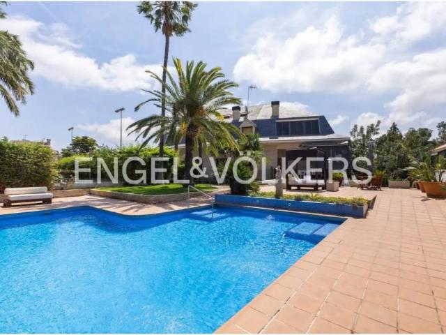 Casa en Venta en Paterna