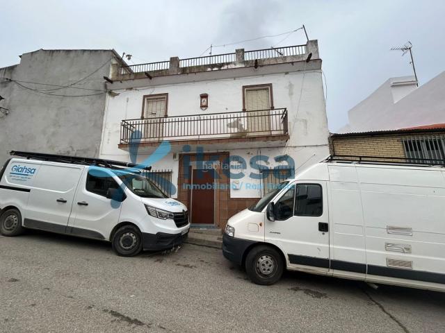 Casa en venta en Paterna del Campo. Venta de casa unifamiliar adosada en Paterna del Campo, Huelva. Casas Paterna del.
