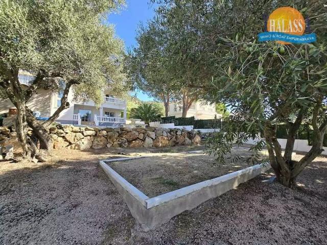 Casa en venta en Pau. Casa con impresionantes vistas Licencia Turística. Casas.