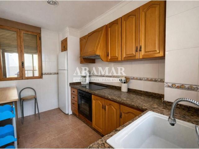 Casa en venta en Pego. Casa esquinera con terraza privada. Casas.