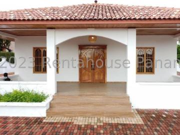 Casa en Venta en PEDASI Panamá 170 m2. 3 hab