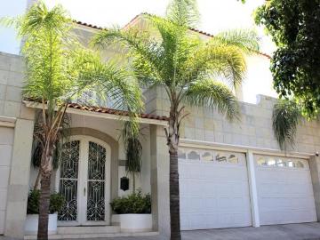 CASA EN VENTA EN PEDREGAL DE QUERETARO