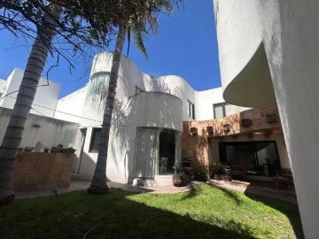 CASA EN VENTA EN PEDREGAL 1