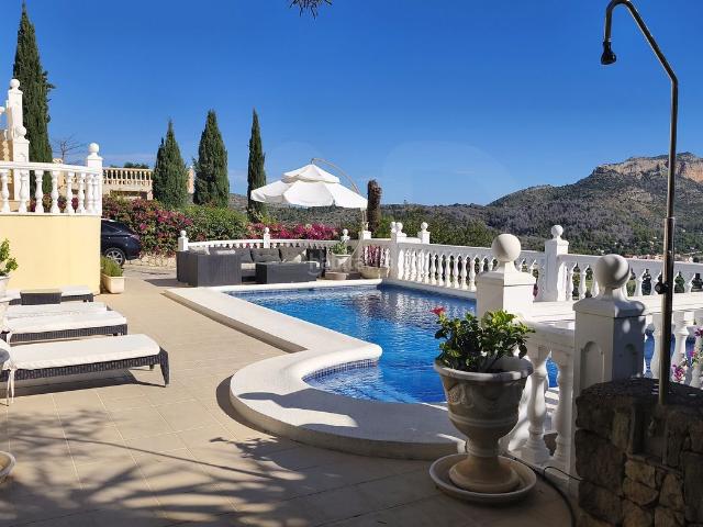 Casa en venta en Pedreguer, La Sella. Casas.