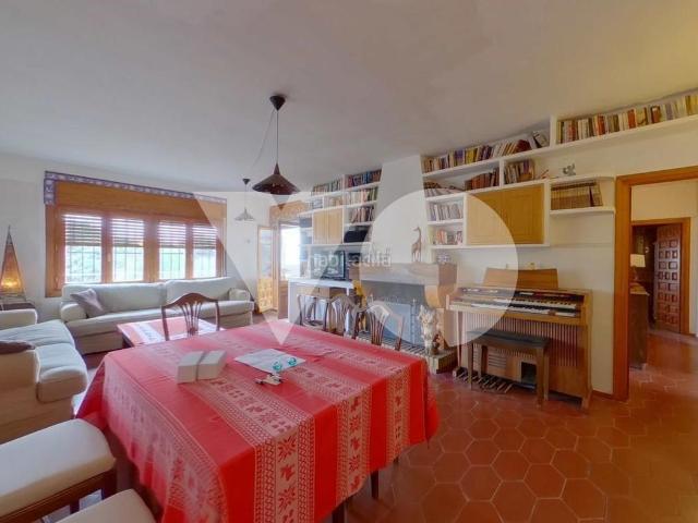 Casa en venta en Pedrezuela. Chalet independiente en venta, Pedrezuela, Madrid. Casas.