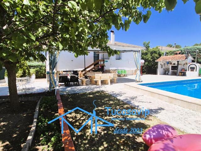 Casa en venta en Pelayos de la Presa. CHALET CON PISCINA EN PELAYOS DE LA PRESA. Casas Pelayos de la.