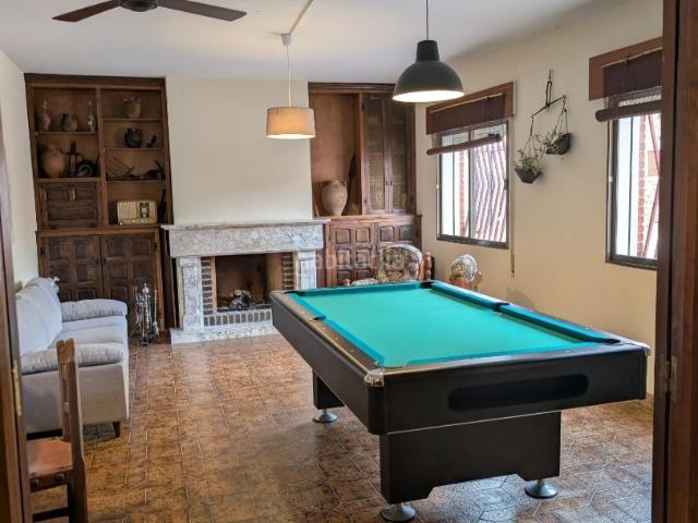 Casa en venta en Pelahustán. casa de pueblo de 194m2 5 Hb. 2 baños. Muy buen estado. Casas.