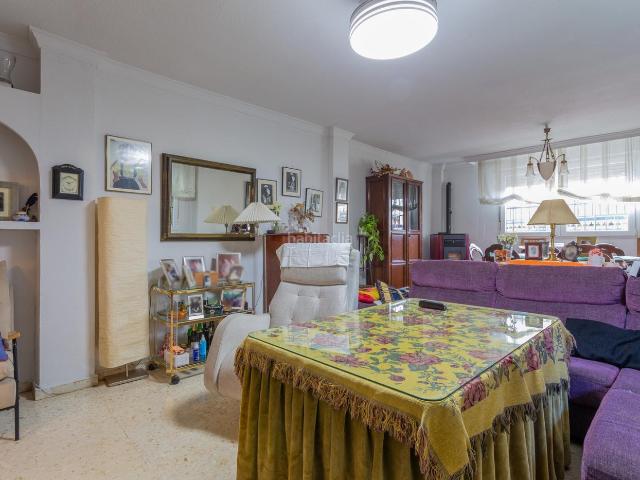 Casa en venta en Peligros. CASA EN VENTA EN CENTRO DE PELIGROS. Casas.