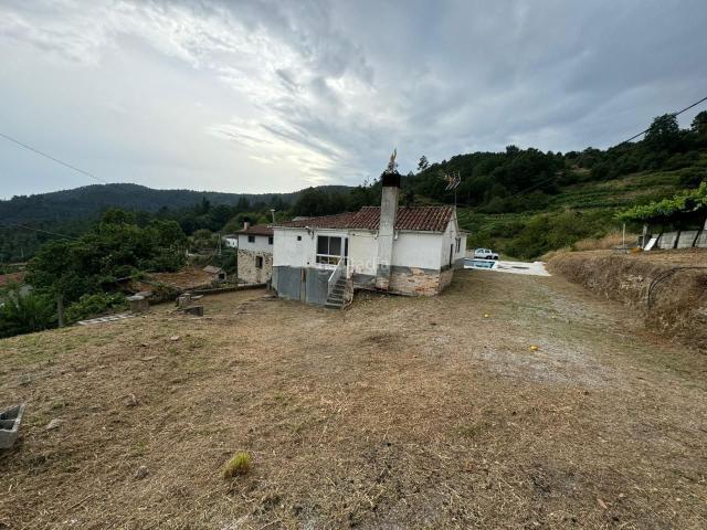 Casa en venta en Peroxa A. CASA EN VENTA EN A RIBEIRA SACRA PEROXA CON PISCINA Y VISTAS ESPECTACULARES. Casas Peroxa.