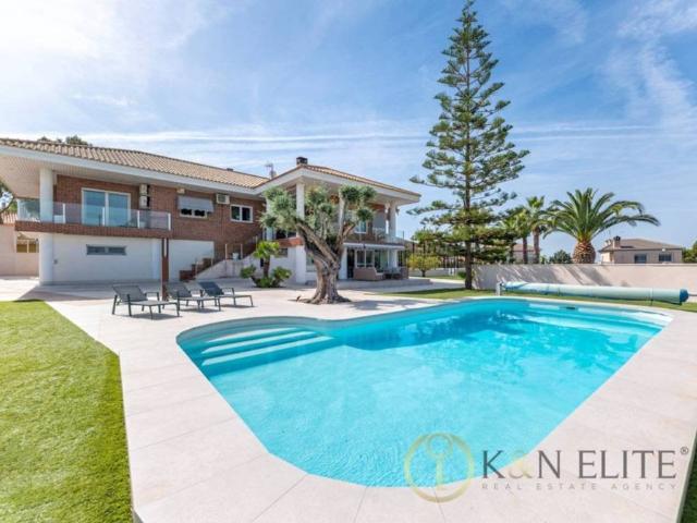 Casa en Venta en Petrer