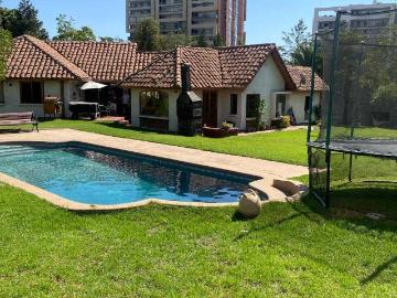 Casa en Venta en Peñalolén 5 dormitorios 5 baños