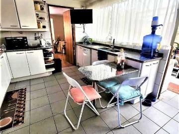 Casa en Venta en Peñalolén 6 dormitorios 4 baños