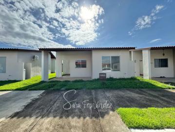 Casa en venta en ph los fresnos arboleda | la chorrera | 3 recámaras por 132000.00 en Barrio Colón