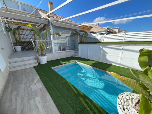 Casa en venta en Pilar de la Horadada Alicante