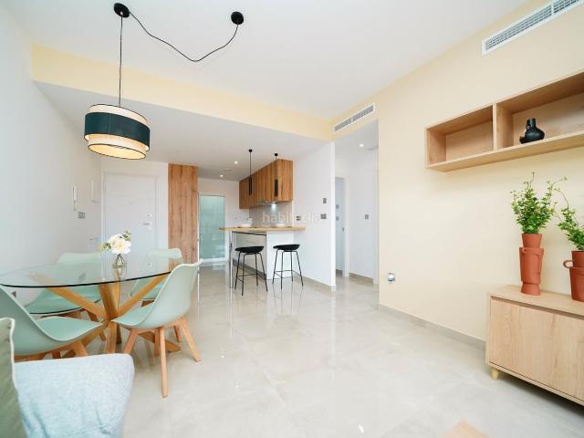 Casa en venta en Pilar de la Horadada, El Mojón. AacuteTICO con 3 dormitorios, PISCINA comunitaria y SOLAacuteRIUM en LAS HIGUERICAS PILAR DE LA HORADADAVIVIENDA REF LH005NDA 200. Casas Pilar de la.