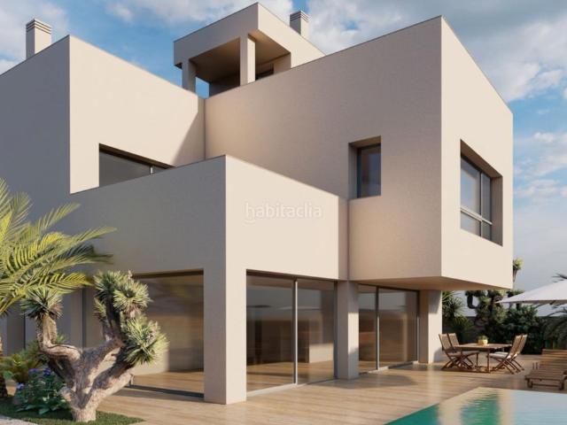 Casa en venta en Pilar de la Horadada, El Mojón. Descubre el equilibrio perfecto entre diseño, confort y exclusividad en esta elegante propiedad situada en el privilegiado enclave. Casas Pilar de la.