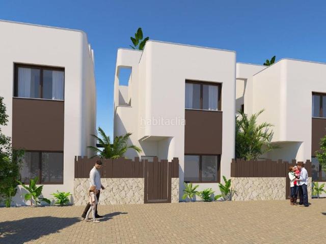 Casa en venta en Pilar de la Horadada, Pueblo Latino. Casas Pilar de la.
