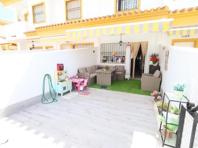 Casa en venta en Pilar de la Horadada, Pueblo Latino. Torre de la Horadada adosado duplex frente a la piscina. Casas Pilar de la.