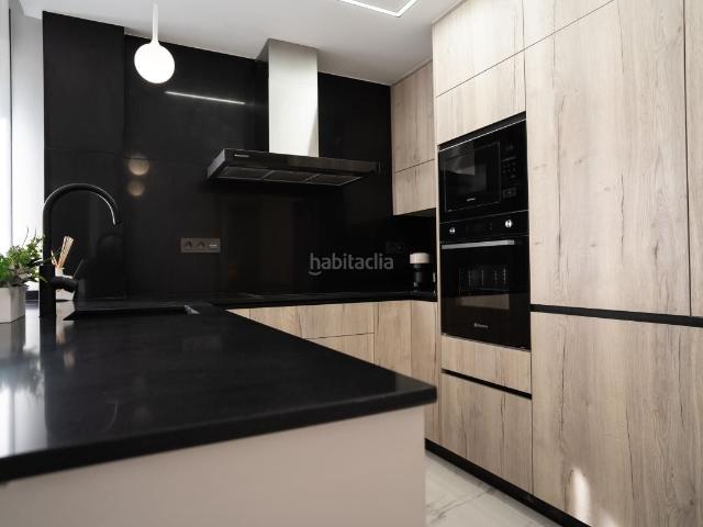 Casa en venta en Pilar de la Horadada, Pilar de la Horadada Ciudad. Bungalow de 2 dormitorios y 2 baños con piscina y jardín en Pilar de la Horadada. Casas Pilar de la.
