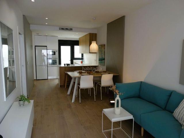 Casa en venta en Pilar de la Horadada, Pilar de la Horadada Ciudad. Bungalows con 2 o 3 dormitorios, 2 baños, piscina comunitaria y parking en zona Pilar de La Horadada. Casas Pilar de la.