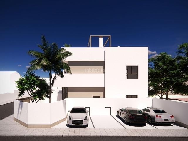 Casa en venta en Pilar de la Horadada, Pilar de la Horadada Ciudad. Bungalows modernos de 3 dormitorios en una zona residencial privilegiada de Pilar de la Horadada. Casas Pilar de la.