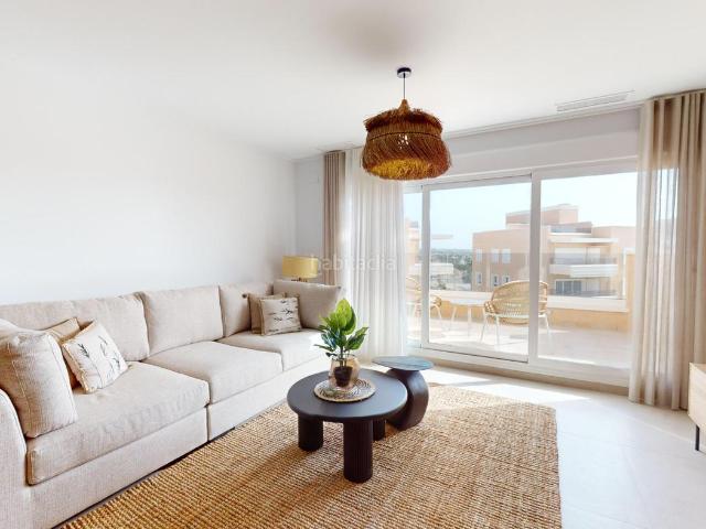 Casa en venta en Pilar de la Horadada, Pilar de la Horadada Ciudad. Presentamos este complejo residencial que reúne tres tipologías de viviendas diferentes, diseñadas para satisfacer las necesidades.
