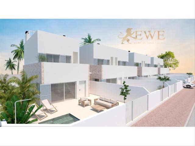 Casa en venta en Pilar de la Horadada, Torre de la Horadada. Casa adosada cerca del mar en Torre de la Horadada. Casas Pilar de la.