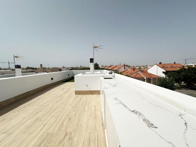 Casa en venta en Pilar de la Horadada, Torre de la Horadada. Exclusivas villas de nueva construccioacuten a 300 m de la playa en Torre de la HoradadaVida costera de lujo en una ubicacioacuten. Casas.