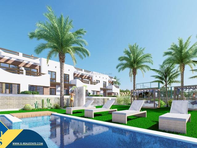 Casa en venta en Pilar de la Horadada, Torre de la Horadada. Viviendas en construcción en la provincia de Alicante, en la localidad de Orihuela Costa. 2 habitaciones 59 m² A 550 metros de. Casas.