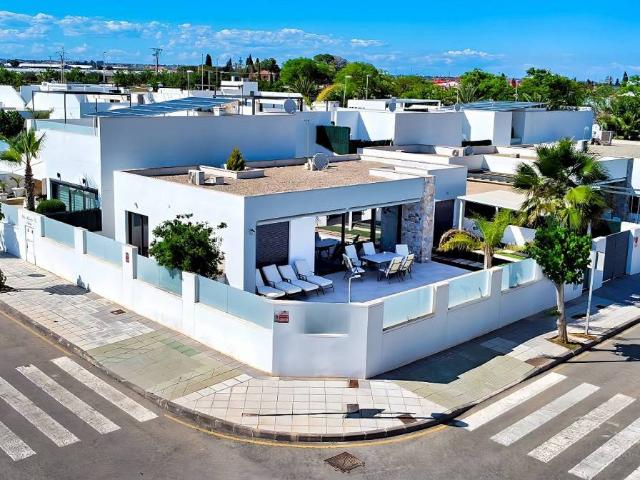 Casa en Venta en Pilar de la Horadada