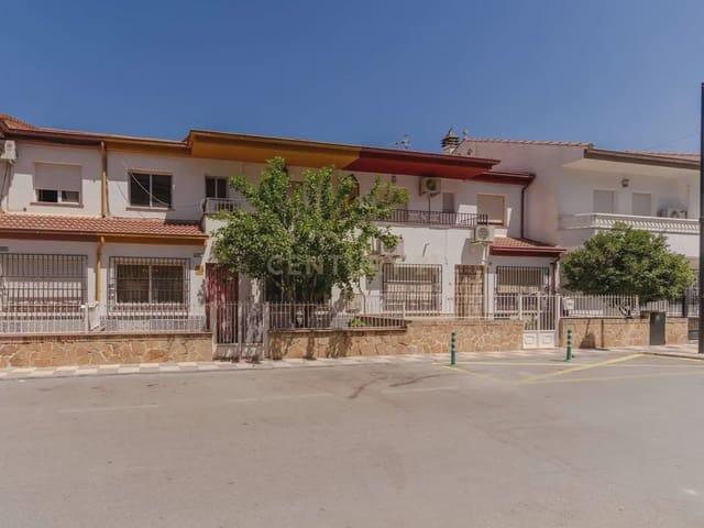 Casa en venta en Pinos Puente, Granada