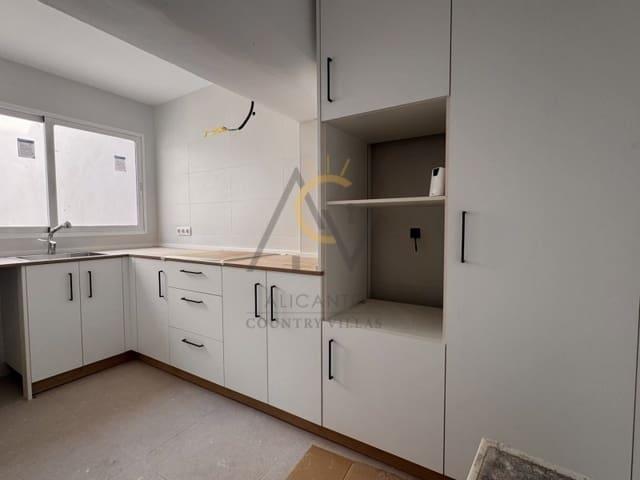 Casa en venta en Pinoso, Alicante