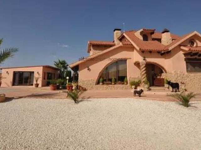 Casa en Venta en Pinoso El Pinós