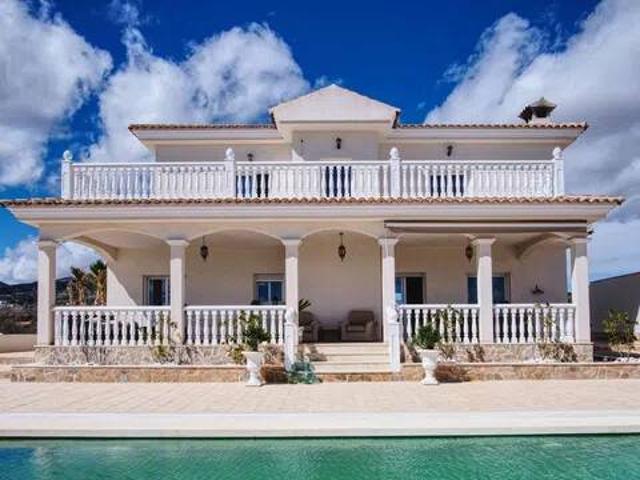 Casa en Venta en Pinoso El Pinós