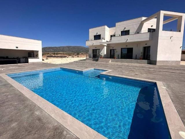 Casa en Venta en Pinoso El Pinós
