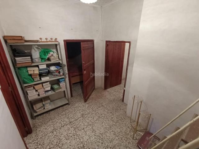 Casa en venta en Pinoso. Esta casa adosada de tamaño generoso en Pinoso ofrece una excelente combinación de espacio, comodidad y conveniencia. Ubicada a so. Casas.