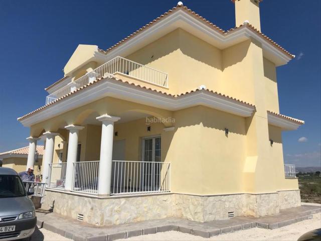 Casa en venta en Pinoso. PRECIO ACTUALIZADO 2404 Esta es una gran oportunidad para adquirir una Villa nueva totalmente personalizada según sus necesidades. Casas.