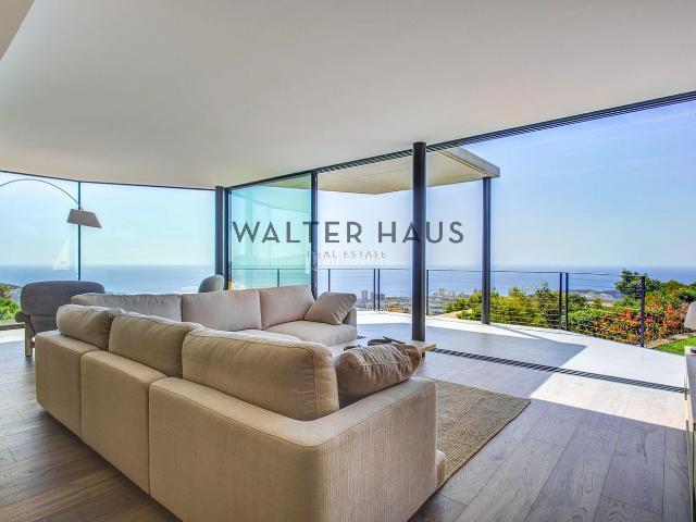 Casa en venta en Platja d´Aro, Urbanitzacions Costa Brava. Villa de lujo con vistas al mar, piscina y ascensor privado en Platja dAro, Costa Brava. Casas Platja.