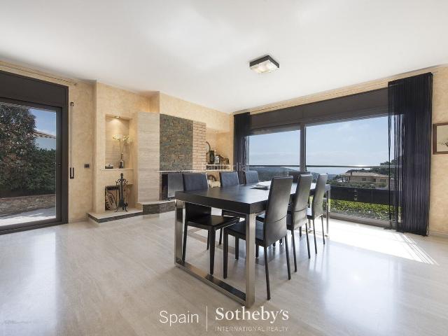 Casa en venta en Platja d´Aro, Urbanitzacions Costa Brava. Casa con bonitas vistas en Mas Nou. Casas Platja.