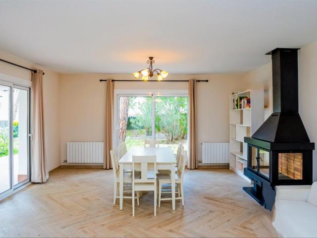 Casa en venta en Platja d´Aro, Fenals Costa Brava. Encantadora villa amb jardí de 5 dormitoris. Casas Platja.