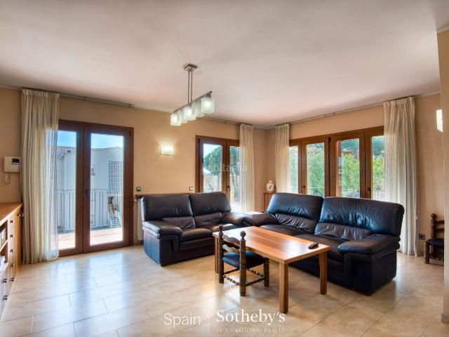 Casa en venta en Platja d´Aro, Fenals Costa Brava. Villa espaciosa cerca de la playa y del centro de Platja dAro. Casas Platja.