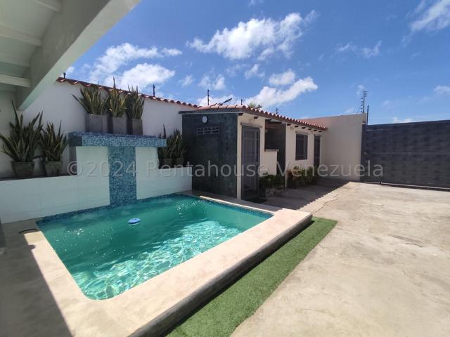 Casa en Venta en Playa El Agua, Margarita