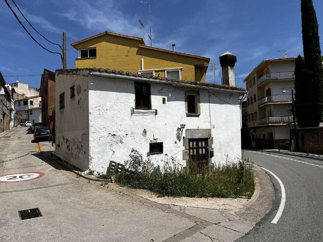 Casa en venta en plaza De la Sagrera, Sant Feliu de Codines, de 100 m² 3 habitaciones por 85.000 €