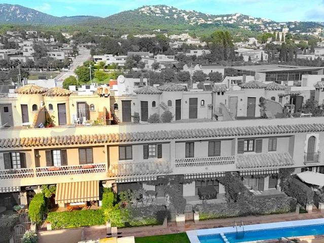 Casa en venta en plaza Del President Irla, Santa Cristina d´Aro, de 135 m² 4 habitaciones por 340.000 €