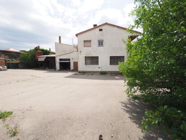 Casa en venta en Pobla de Claramunt La. SE VENDE CASA CON ALMACÉN EN POBLA DE CLARAMUNT. Casas Pobla de Claramunt.